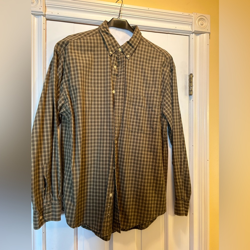 Old Navy men’s long sleeve button down shirt
